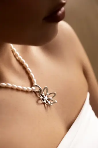 'BEAUTY' Pendant