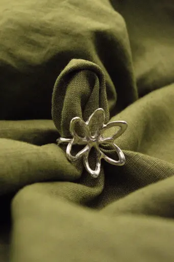 'BEAUTY' Ring